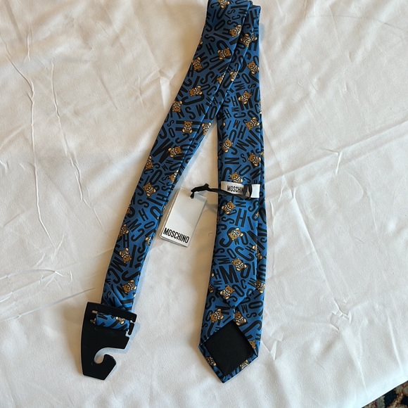 $150 Moschino Bear Logo Necktie Tie NWT - Picture 4 of 6